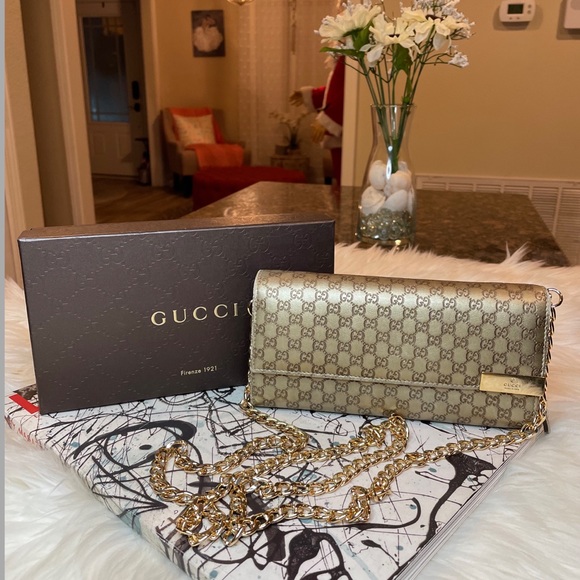 Gucci Handbags - 🎉🎉SOLD! Gucci Micro Guccisima Walllet on Chain